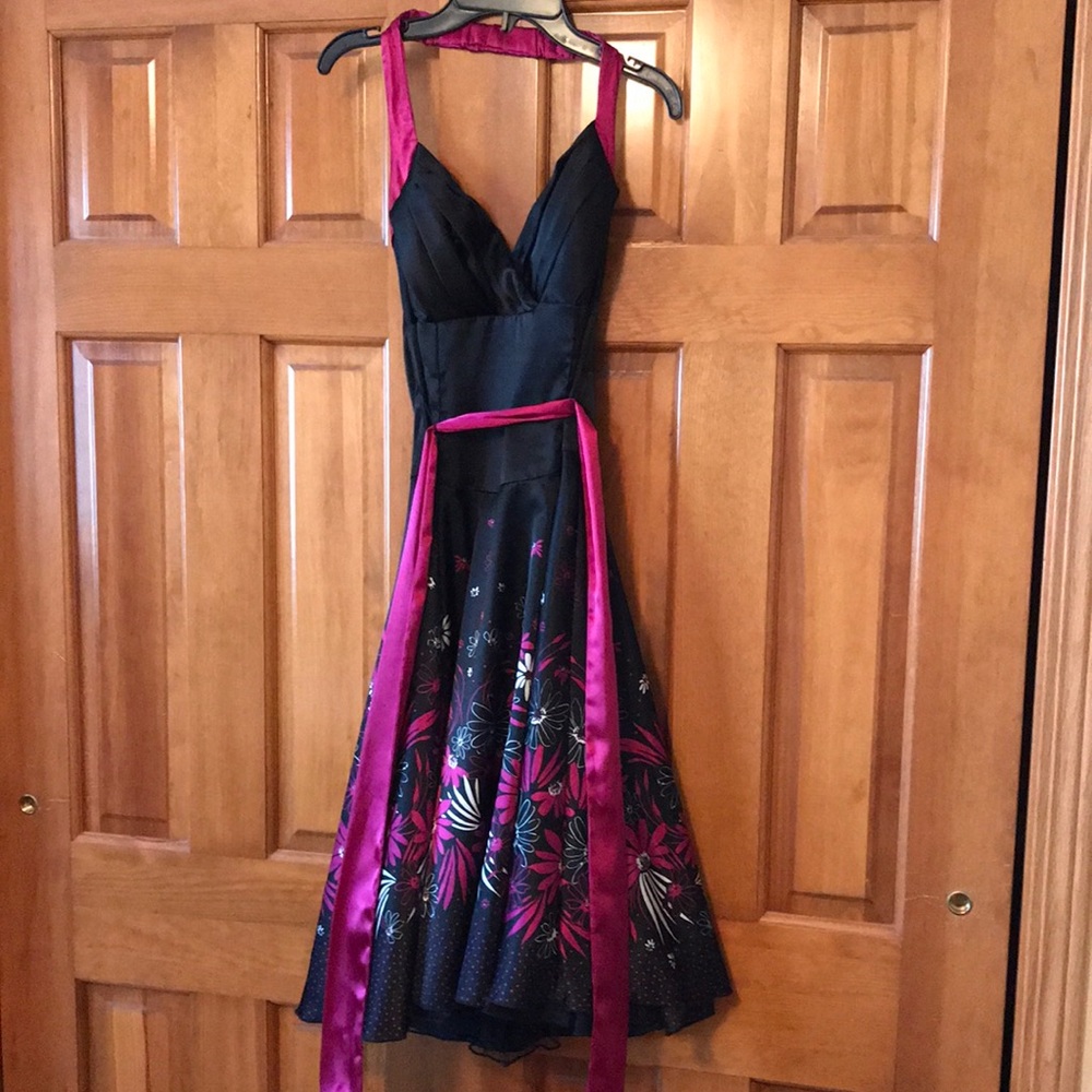 Black & Fuscia dress, sz 7, Trixxi Clothing